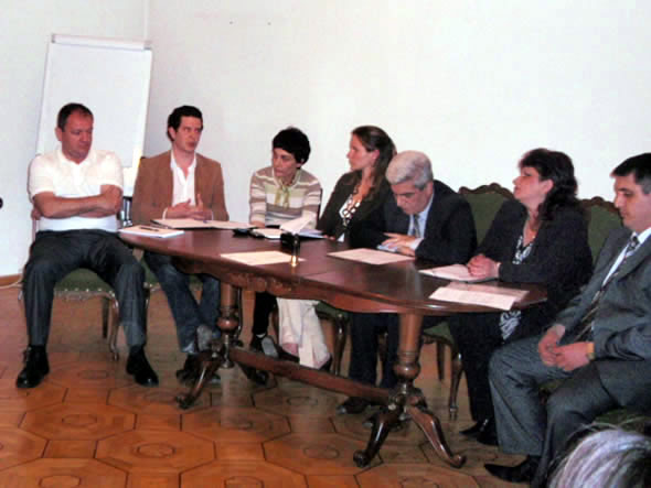 Nigar Göksel (middle) at the Friedrich Ebert Foundation round table in Yerevan