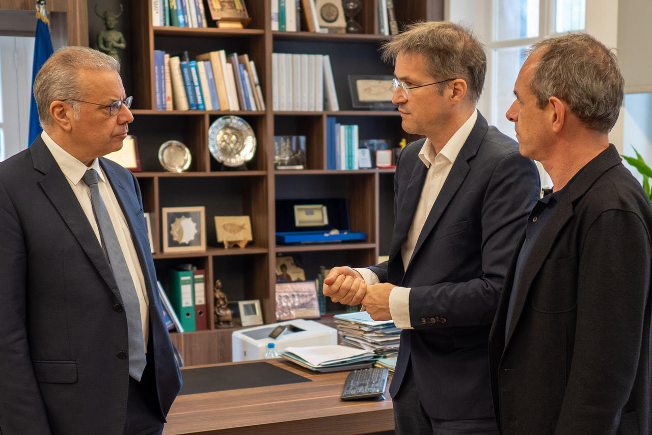 Gerald and Kristof with Interior Minister Nicos Nouris in his office. Photo: ESI. 